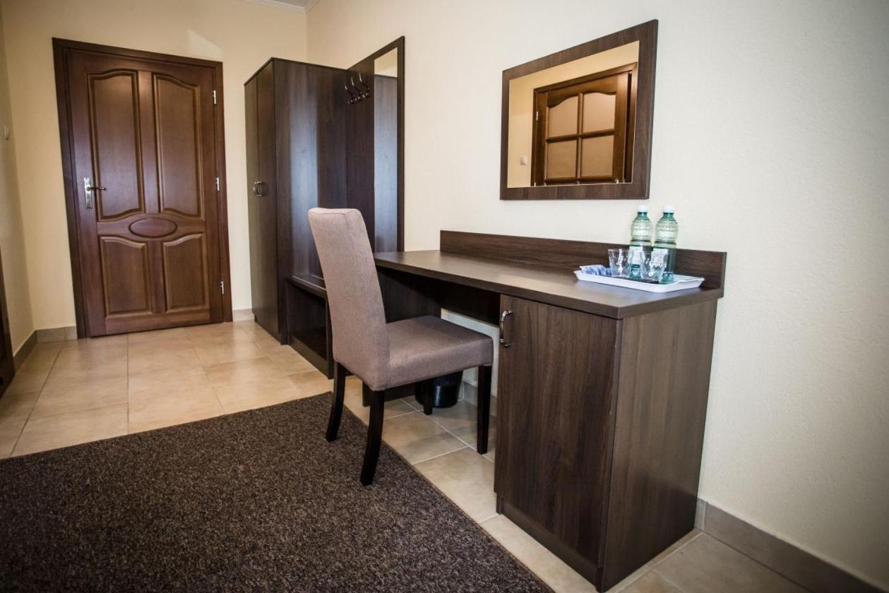 Stary Lwow Bed & Breakfast Korczyna  Екстериор снимка