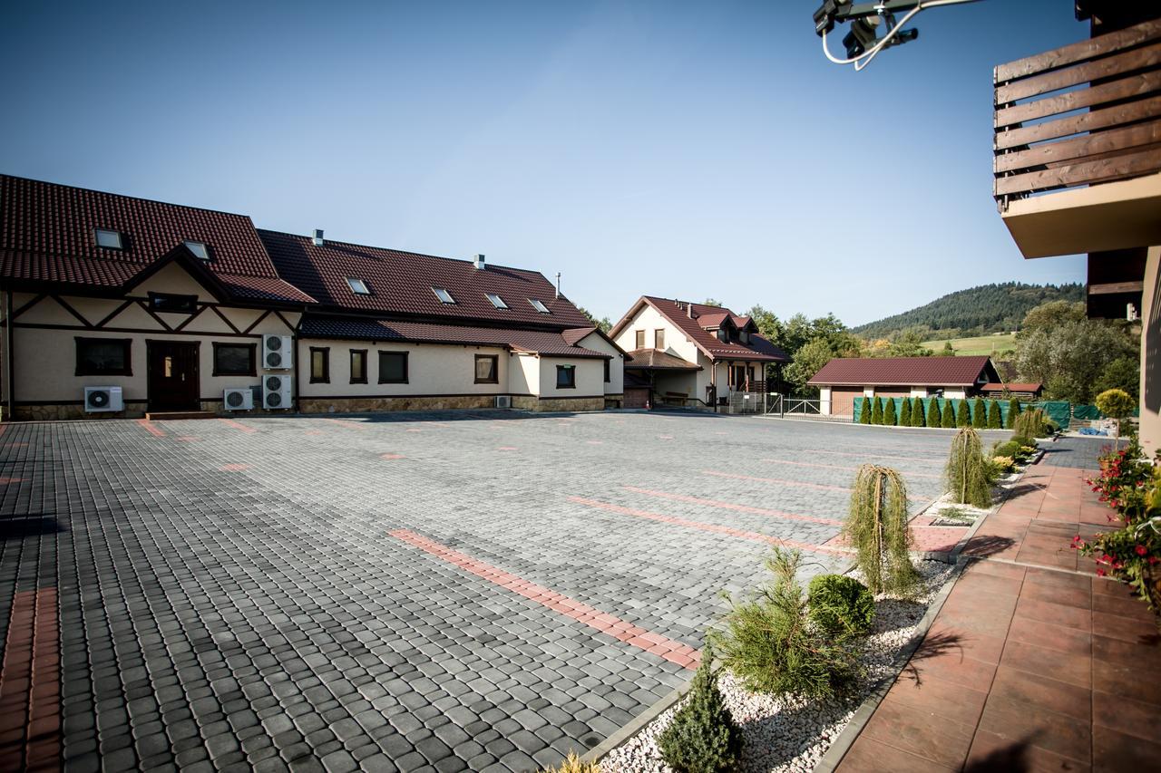 Stary Lwow Bed & Breakfast Korczyna  Екстериор снимка