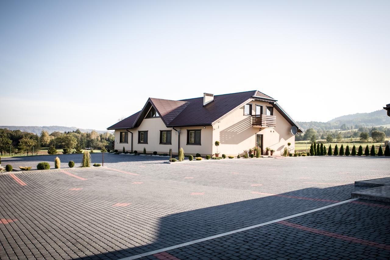 Stary Lwow Bed & Breakfast Korczyna  Екстериор снимка
