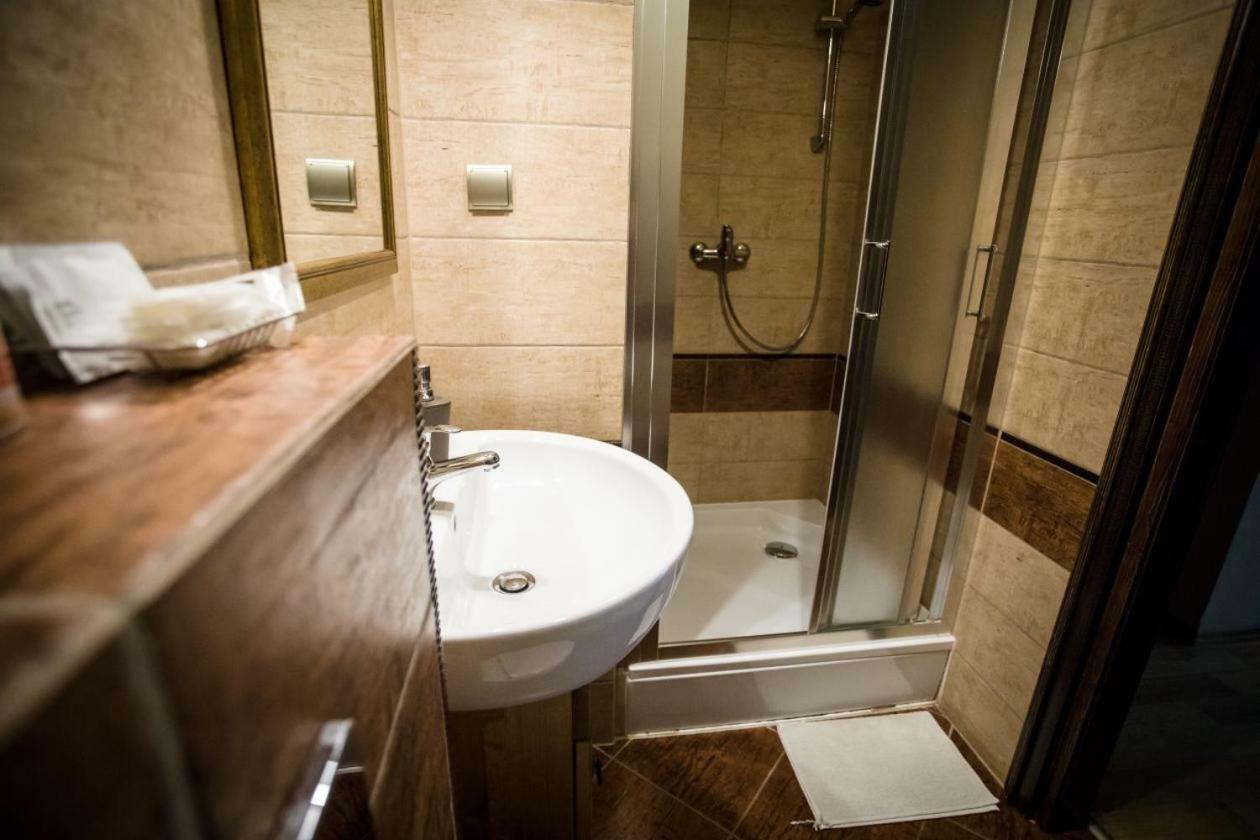 Stary Lwow Bed & Breakfast Korczyna  Екстериор снимка