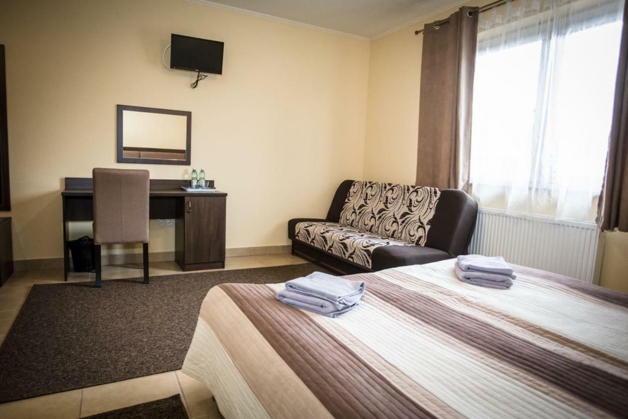 Stary Lwow Bed & Breakfast Korczyna  Екстериор снимка