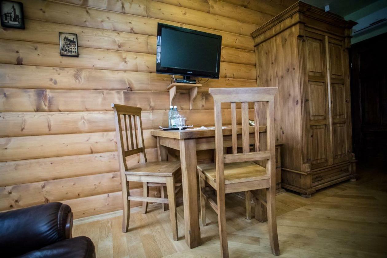 Stary Lwow Bed & Breakfast Korczyna  Екстериор снимка