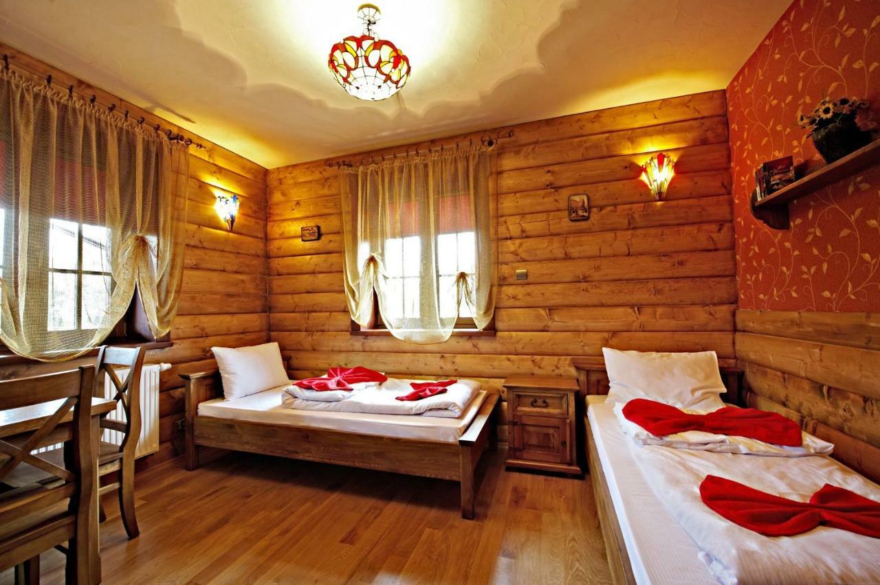 Stary Lwow Bed & Breakfast Korczyna  Екстериор снимка